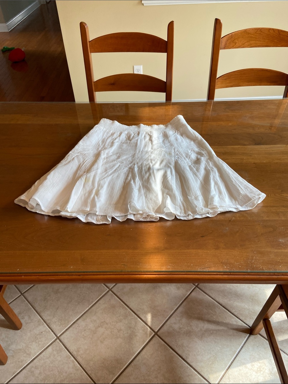 Ann Taylor White Flared Skater Skirt. 100% Cotton and Lined. Fits like a M.